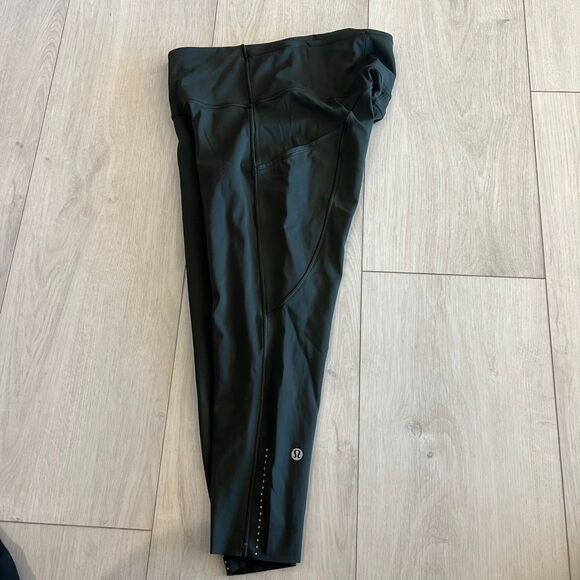 Lululemon women’s crop leggings size 6 - Picture 7 of 8